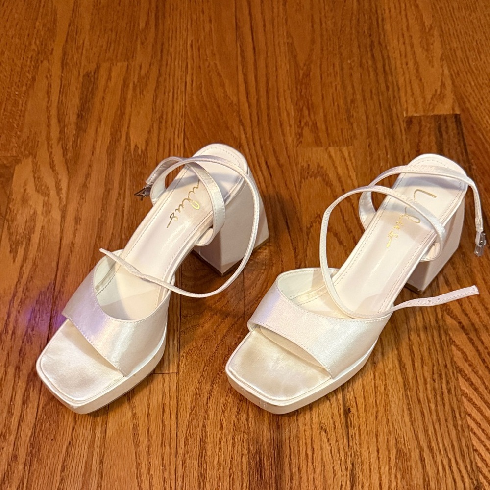Lulus Size 7 white heels
